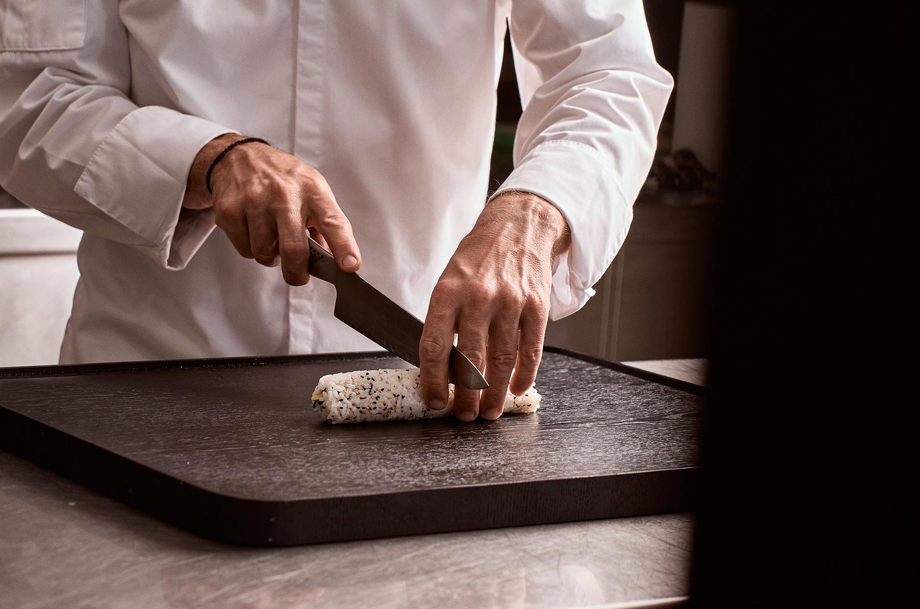 cove_coastal_raw_bar_restaurant_mykonos_chef_02.jpg