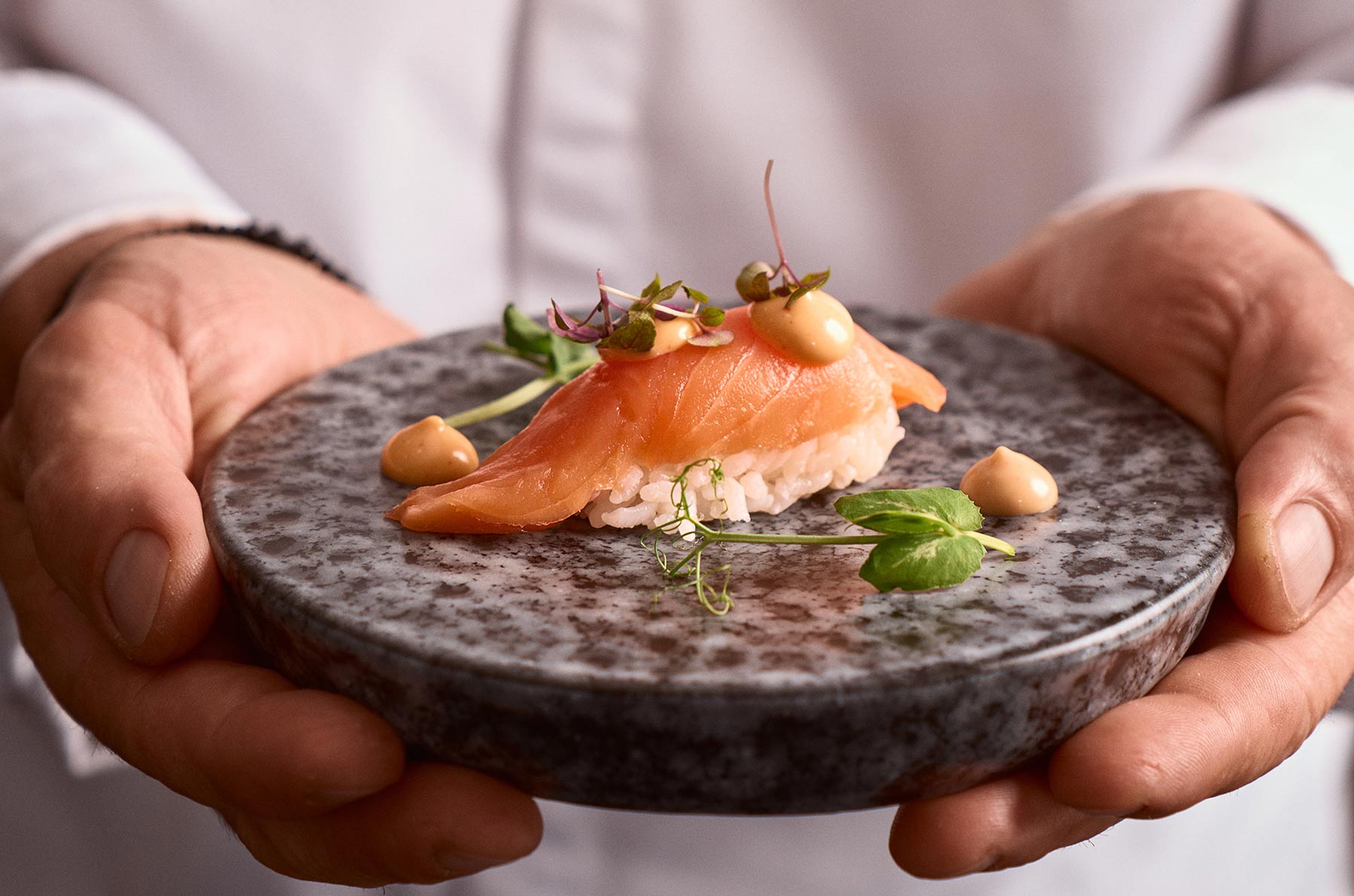cove_coastal_raw_bar_restaurant_mykonos_chef_05.jpg