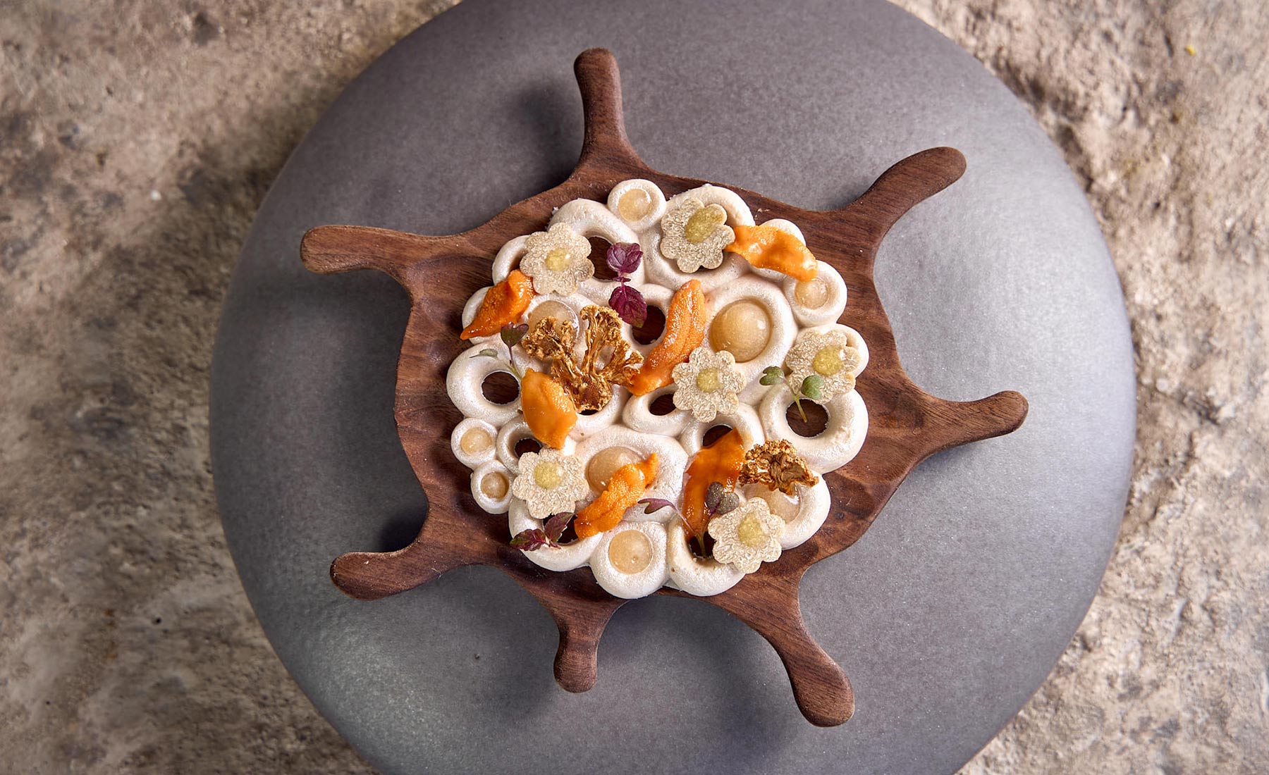 cove_coastal_raw_bar_restaurant_mykonos_specials_02.jpg